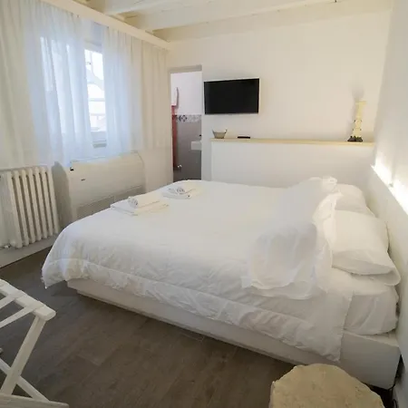 Casa Balmes Acomodação com café da manhã Lecce Exterior foto